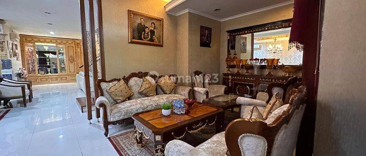 Dijual Rumah High Spek Full Furnished Classic di Kelapa Nias Raya 1