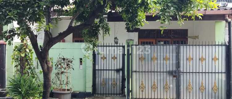 Dijual rumah tua terawat di Duren Sawit, jakarta Timur, bebas banjir 1