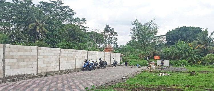 Tanah Selatan kampus UII di Jl. Kaliurang km.10 Sleman 	 1