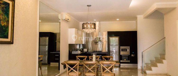 Rumah 3 Lantai di Patal Senayan, Jakarta Selatan Full Furnished 1