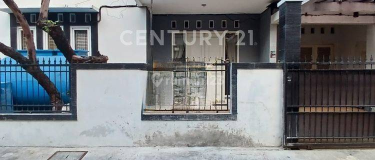 Disewa Rumah 2lantai Di Cempaka Putih, Rapih Dan Siap Huni 1