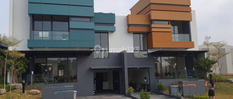 Rumah 2 lantai lokasi Symponia Serpong SHM Utara  1