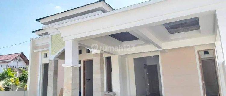 Dijual rumah siap huni di lingkungan cluster tepi jalan utama 1