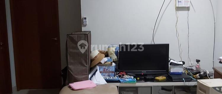 For Sale Ready-to-Occupy House in Duri Kepa, West Jakarta 1