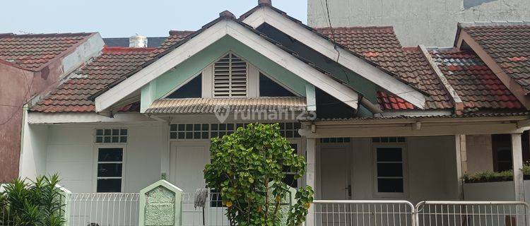 Rumah Nyaman Dan Aman Di Lokasi Yang Bagus Di Nusaloka Bsd Ssrpong Tangerang Selatan Banten 1