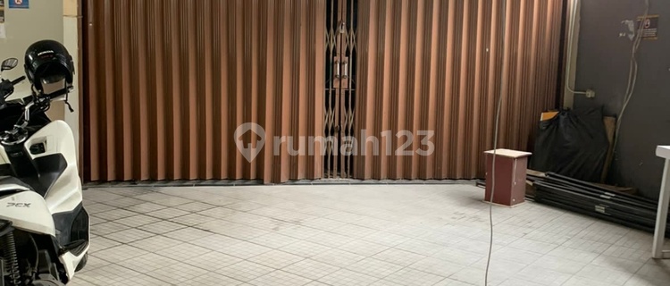Strategic 3-Story Shop House in Central Tangerang City Near Tang City Mall, Tangerang, Banten 1
