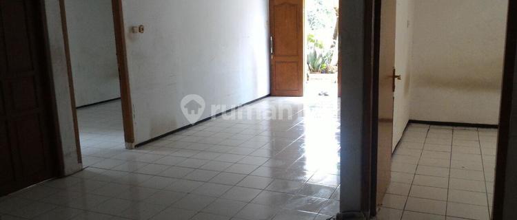 A Comfortable Ready-to-Occupy House in Griya Loka BSD Serpong, South Tangerang, Banten 1