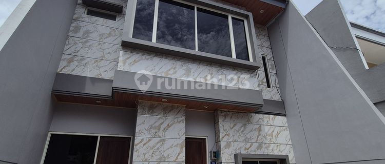 Rumah Baru Dan Siap Huni, Darmo Permai Utara, Surabaya Barat, Jawa Timur Rumah Bagus 1