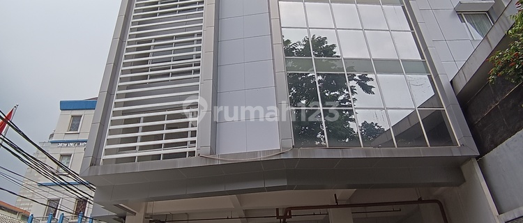 Disewakan Gedung 7 Lantai di Menteng Lokasi Strategis 1