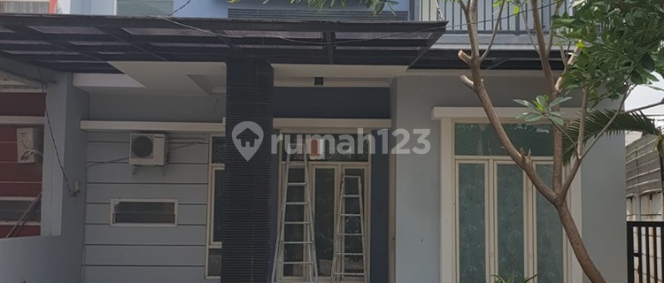 Gayung Kebonsari Well-Maintained Ready to Occupy, Near Al Akbar Mosque 1