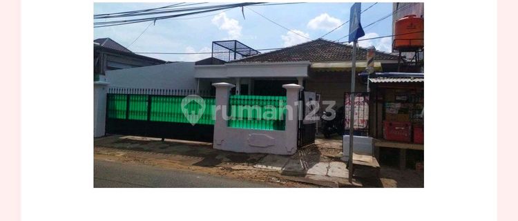 For Sale: House on Jalan Raya Kelapa Dua, Kebon Jeruk  
SHM Land Area = 339 m²  
Front Width = 12 meters  
Building Area = 150 m² (1 floor)  
Bedrooms = 4+1  
Bathrooms = 3+1  
Orientation: East-facing  
Price = 5 Billion (negotiable)  
Electricity = 2400 Watt  
Groundwater available  
Location: Beside Jalan Raya Kelapa Dua 1