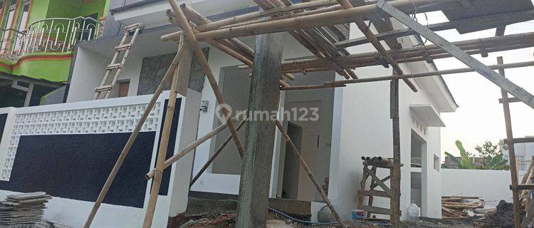 Rumah Lebar Mewah Gaya Modern Di Ngaliyan 1