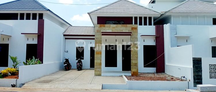 Hunian Baru Kpr Dp 25 Free All Biaya 300 Meter Dari Jalan Raya 1