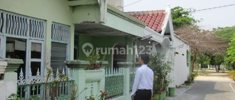 Rumah Bagus Unfurnished SHM Lamongan, Lamongan 1