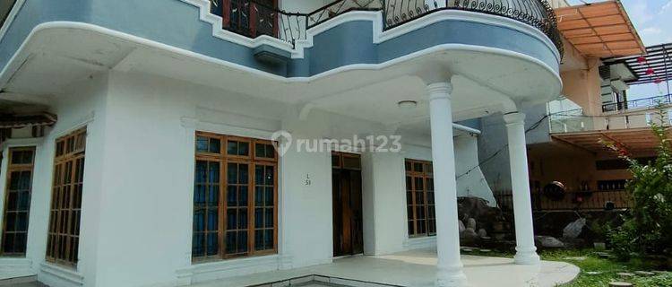 RUMAH MEWAH DI KOMPLEK GRIYA RIATUR 1