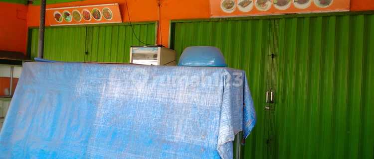 FOR RENT: STRATEGIC AND AFFORDABLE SHOPHOUSE BY THE ROAD IN BINTARO 1