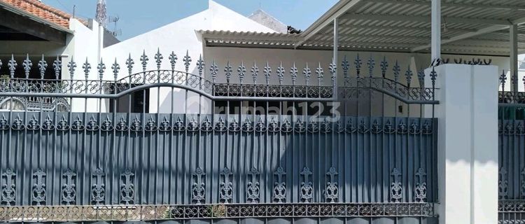 Ready to Occupy House in Darmo Permai Utara 1