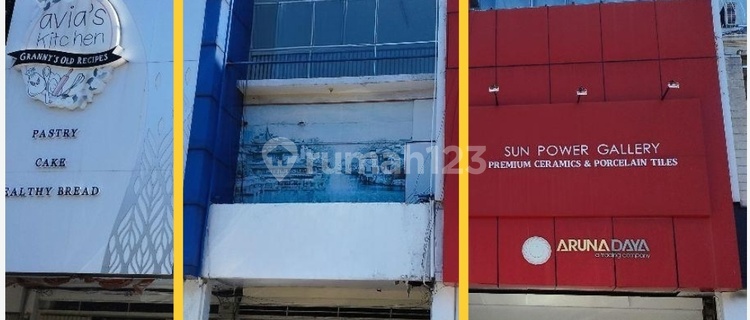 Ruko Jalan Indragiri 4,5 Lantai Parkir Luas 1