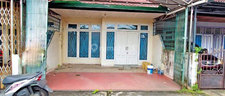 Rumah besar di jalan purnama disewakan harga murah dengan perabotan  1