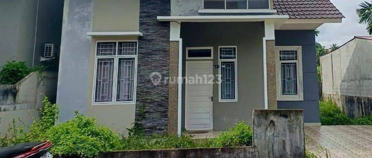 Dijual Rumah di Jl. Ampera, Komplek Ampera Emerlad, Pontianak 1