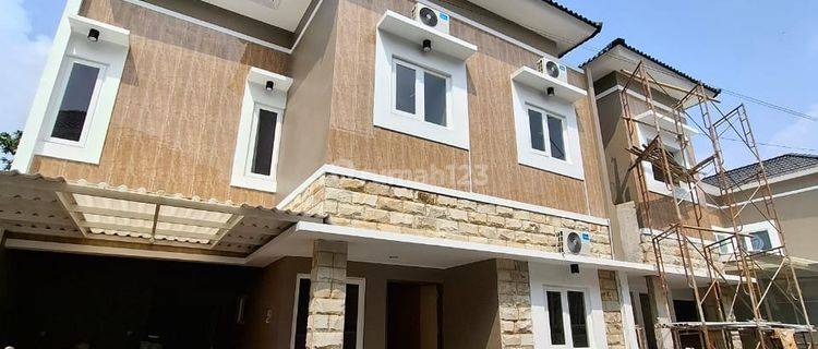 Dijual Rumah 2 Lantai Siap Hun di Jl Kaliurang Km 12, Lt 104m2, Full Furnished 1