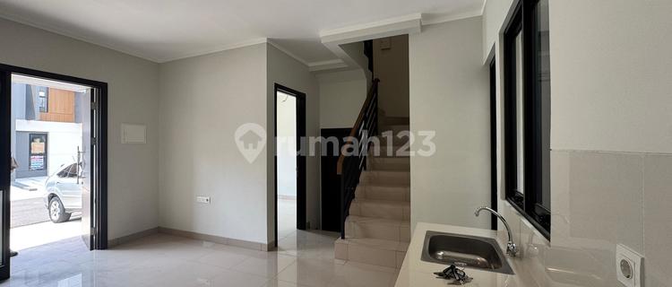 Disewakan Rumah Minimalis Siap Huni di Summarecon Crown Gading, Bekasi 1