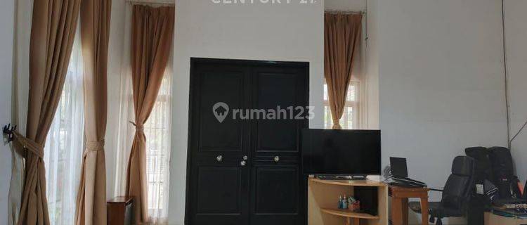 Rumah Tinggal Hoek Di Komplek Serpong Park Cluster Emerald S8359 1