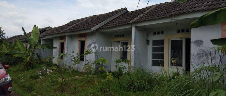 3 Unit Rumah Tua Lokasi Strategis Di Jonggol S6581 1