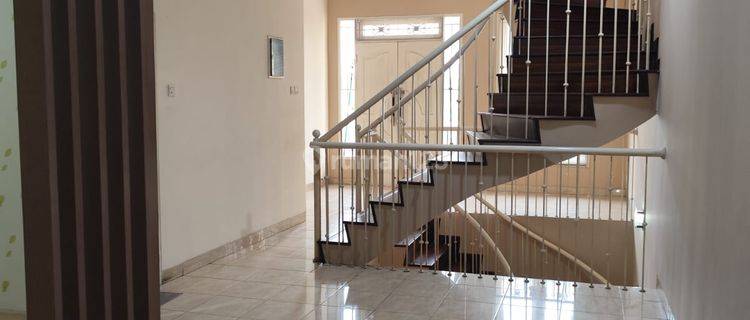 J Disewakan Rumah di Pluit UK 7x19 m2 ada 3 lantai 1
