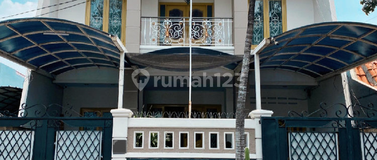 Quick Sale Modern Luxury House in Meruya. Furniture By Dekoruma. 1