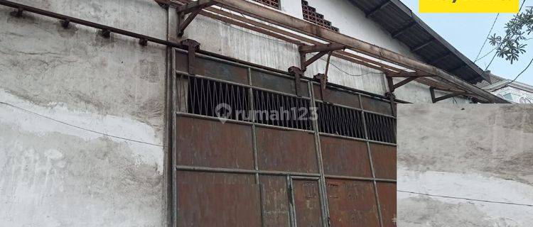 Disewakan Gudang di Jalan Demak, Surabaya 1
