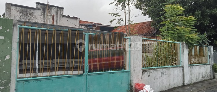For Sale 3-story House on Jl Kedungdoro Surabaya 1