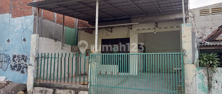 Disewakan Rumah di Jalan Petemon Surabaya Pusat 1