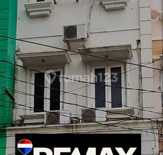 For Sale/For Rent 3.5-Story Shop House on Kalimalang Main Road 1