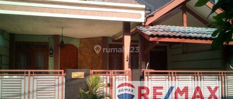 Di Jual Rumah Asri dan nyaman di Griya Timur Indah 1