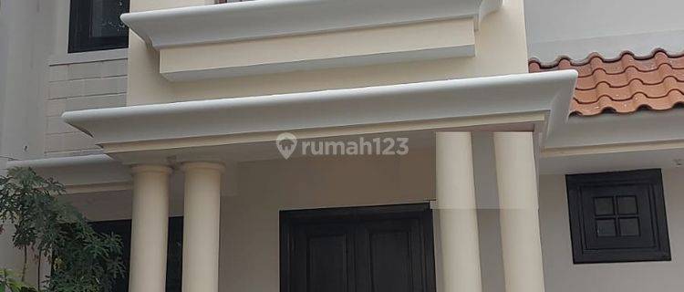 Disewakan Rumah 2 Lantai di Jl Jemursari Regency Surabaya 1