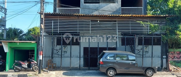 For Rent: 4-Story Shop House on Dr. Wahidin Street, Gresik 1