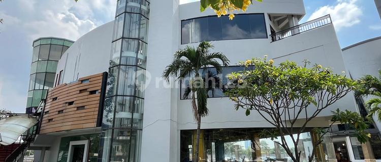 GEDUNG disewakan untuk usaha,strategis,parkir memadai,satu komplek dgn beberapa usaha,ada lift 1