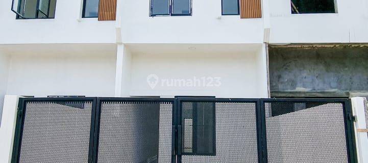 Rumah Modern Minimalis 2 Lantai Harapan Indah 1