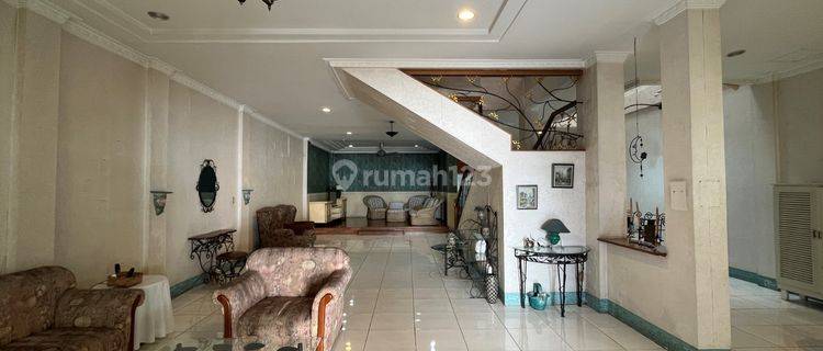 Di Jual Murah Villa Komplek Taman Malibu Indah 1