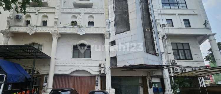 FOR SALE 4.5 STORY SHOPHOUSE WITH LIFT IN CENTRAL SEMARANG 1