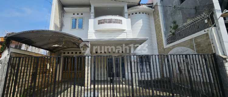 FOR RENT: 2-STORY HOUSE IN CENTRAL SEMARANG, SUITABLE FOR RESIDENCE OR OFFICE 1