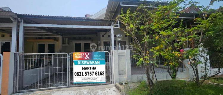 RUMAH DI GRAHA PADMA SEMARANG DEKAT DENGAN BANDARA 1