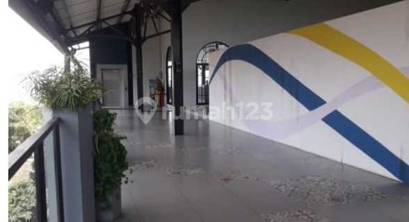 GEDUNG RUANG USAHA PARKIRAN LUAS LOKASI DI GAJAHMUNGKUR SEMARANG 1