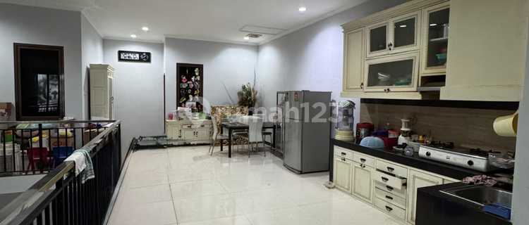 For Sale Beautiful House Strategic Location Downtown Semarang 1