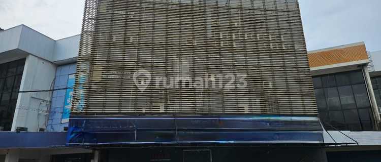 Ruko Besar 4 Lantai Tengah Kota Semarang akses Parkir Luas 1