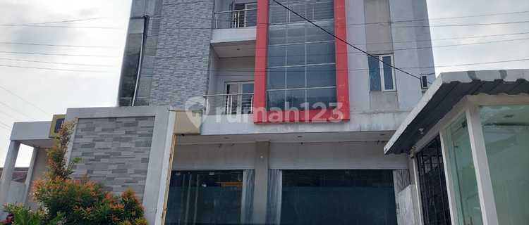 Disewakan Ruko Besar 3 Lantai Parkir Luas di Semarang Atas 1