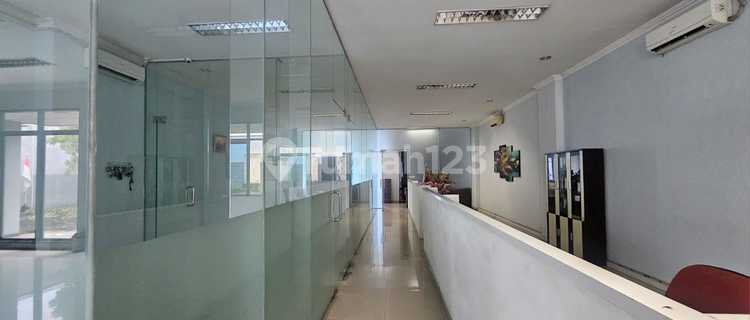 Bangunan Kantor Jalan Utama Tengah Kota Semarang 1