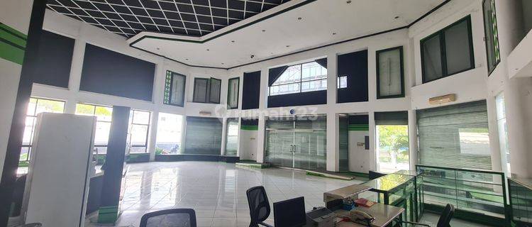 RUANG USAHA JALAN UTAMA TENGAH KOTA SEMARANG AREA PARKIR LUAS 1