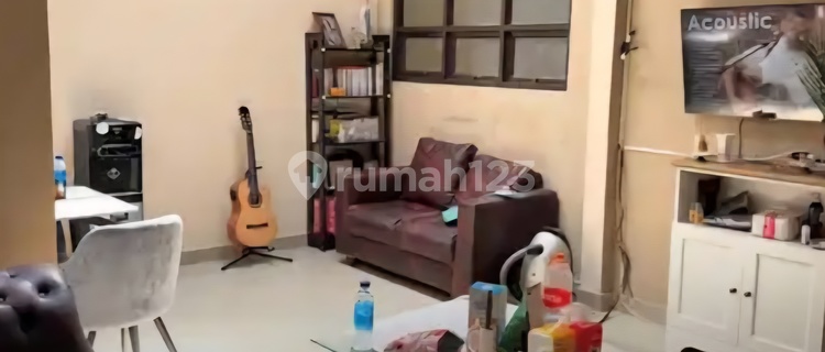 House for rent on Jalan Pelangi, Mekarsari, Cimanggis, Depok. 1